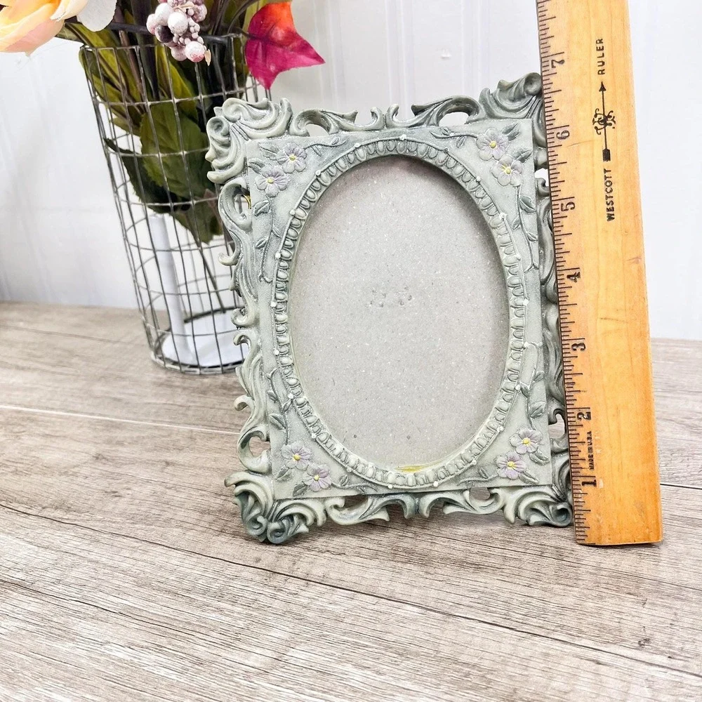 Vintage Decorative Picture Frame‎ 3 x 5 inches